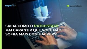 Pessoa mexendo em um laptop, com um cadeado simbolizando segurança e o seguinte texto: Como o Patchstack vai garantir que você não sofra mais com hackers?