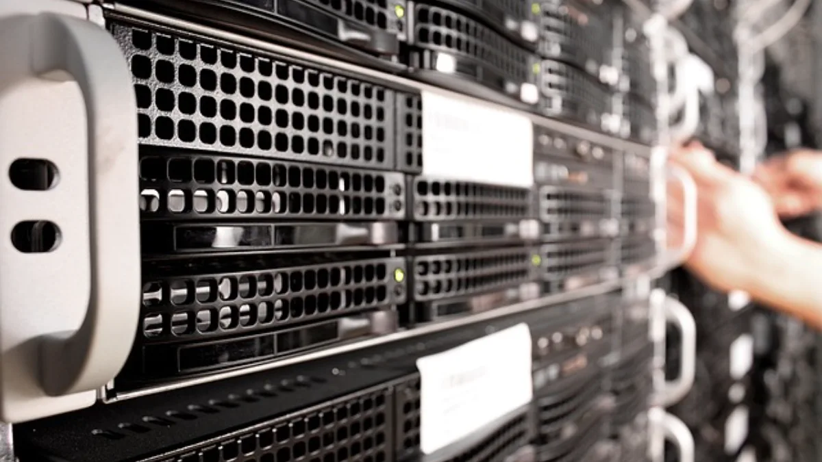 Data center para hospedagem PostgreSQL no cPanel e Plesk
